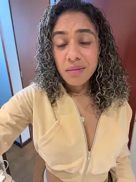 Snapshot of Belkaj chatting on 11.18.25 Belkaj online show from 11.18.25