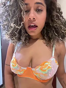 Snapshot of Belkaj chatting on 11.25.25 Belkaj online show from 11.25.25