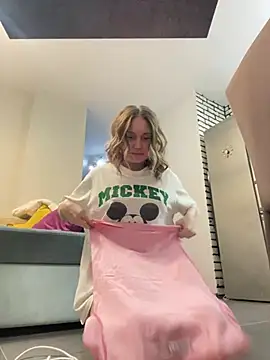 Snapshot of Chel_sea_ chatting on 12.15.24 Chel sea  online show from 12.15.24