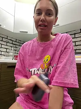 Snapshot of Chel_sea_ chatting on 02.17.25 Chel sea  online show from 02.17.25