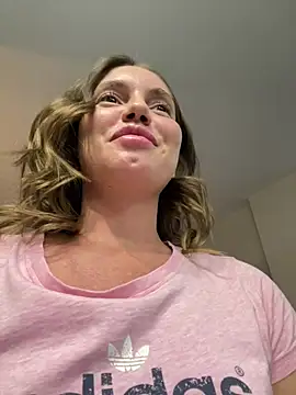 Snapshot of Chel_sea_ chatting on 03.08.25 Chel sea  online show from 03.08.25