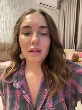 Snapshot of Chel_sea_ chatting on 10.16.25 Chel sea  online show from 10.16.25