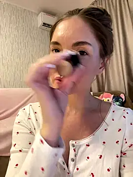 Snapshot of Chel_sea_ chatting on 10.18.25 Chel sea  online show from 10.18.25