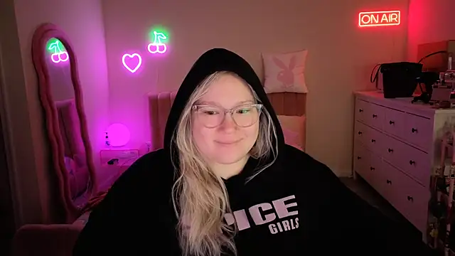 PiggyRose online show from 12.21.25