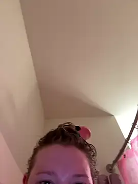 PiggyRose online show from 02.04.26