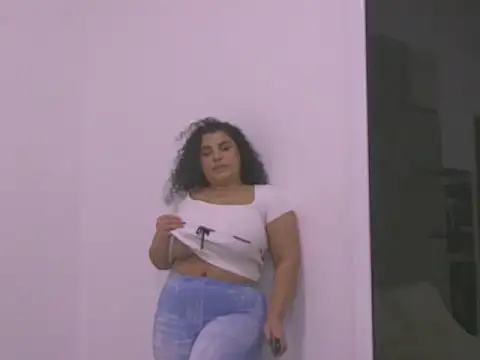 BustyMadison online show from 11.14.25