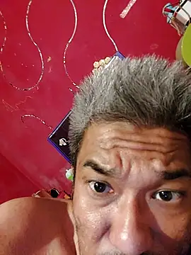 Snapshot of UncleHusz chatting on 09.29.25 UncleHusz online show from 09.29.25