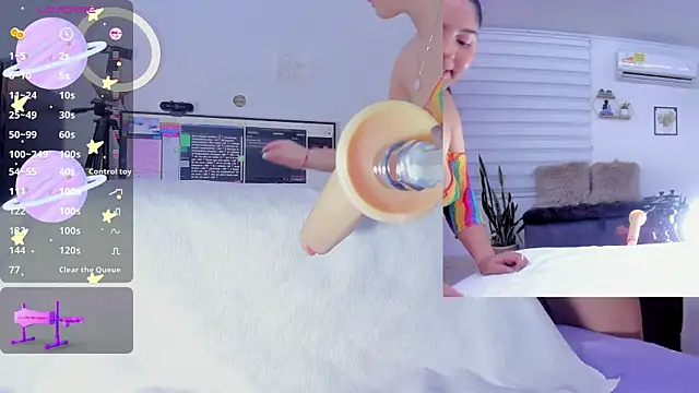 sofi velez online show from 03.16.25