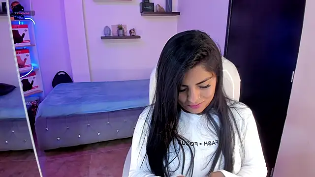 Catalinaa martinez online show from 12.13.24