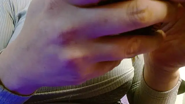 AnnyelinnaLove online show from 10.10.25