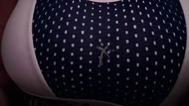 AnnyelinnaLove online show from 12.22.25