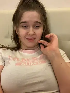 Snapshot of HornyGirlH chatting on 03.06.25 HornyGirlH online show from 03.06.25