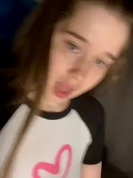 Snapshot of HornyGirlH chatting on 09.11.25 HornyGirlH online show from 09.11.25