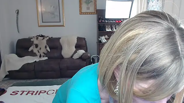 SindeeDix online show from 10.22.25