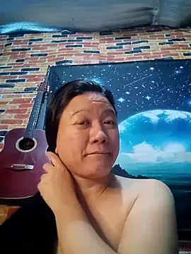 Snapshot of Urchanel chatting on 02.08.25 Urchanel online show from 02.08.25