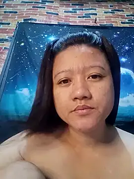 Snapshot of Urchanel chatting on 02.13.25 Urchanel online show from 02.13.25