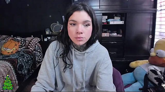 Snapshot of Lilmarieee chatting on 12.27.24 Lilmarieee online show from 12.27.24