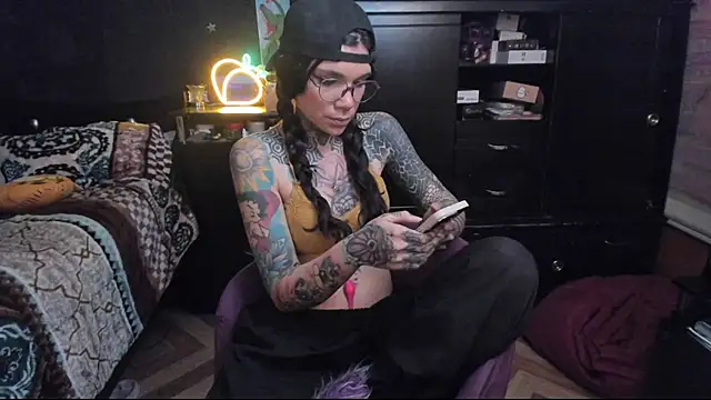 Snapshot of Lilmarieee chatting on 01.17.25 Lilmarieee online show from 01.17.25