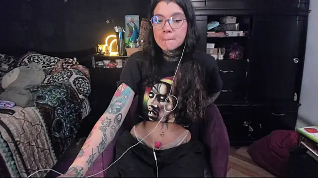 Snapshot of Lilmarieee chatting on 03.07.25 Lilmarieee online show from 03.07.25