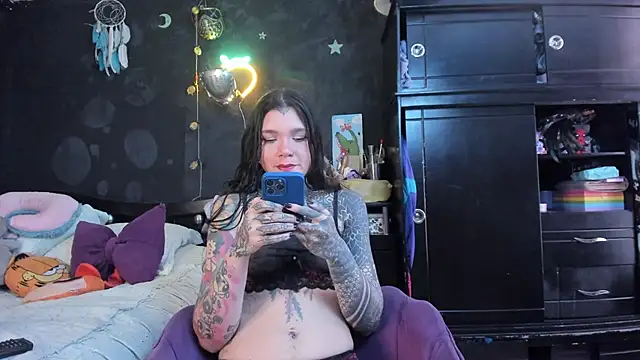 Lilmarieee online show from 11.20.25