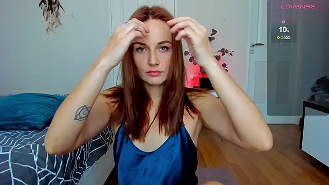 Snapshot of BritneyHall chatting on 12.03.24 BritneyHall online show from 12.03.24