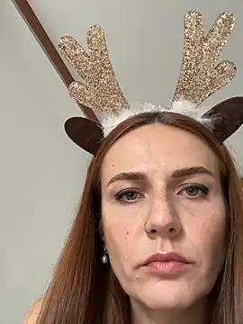 Snapshot of BritneyHall chatting on 12.26.24 BritneyHall online show from 12.26.24