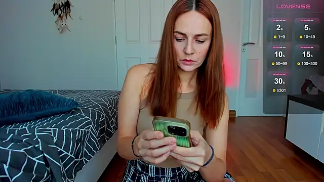 Snapshot of BritneyHall chatting on 01.03.25 BritneyHall online show from 01.03.25