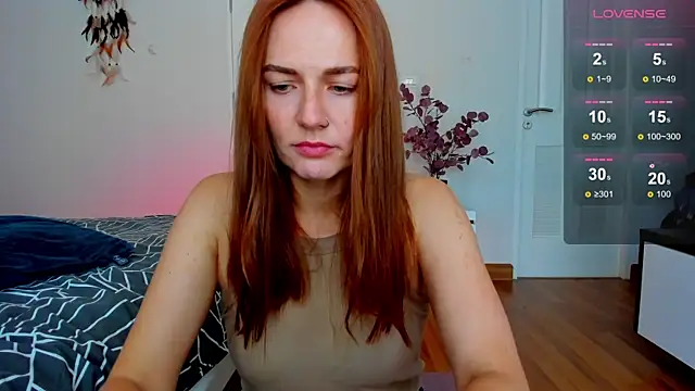 Snapshot of BritneyHall chatting on 01.05.25 BritneyHall online show from 01.05.25