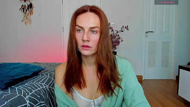 Snapshot of BritneyHall chatting on 01.22.25 BritneyHall online show from 01.22.25