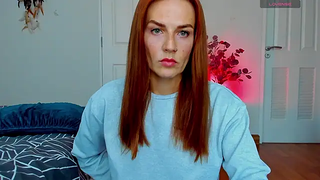 Snapshot of BritneyHall chatting on 02.26.25 BritneyHall online show from 02.26.25