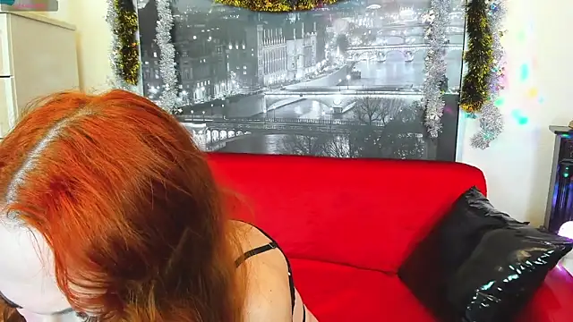 Snapshot of softlysoftlyasbeauty chatting on 01.10.25 softlysoftlyasbeauty online show from 01.10.25