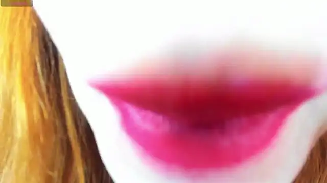 Snapshot of softlysoftlyasbeauty chatting on 03.04.25 softlysoftlyasbeauty online show from 03.04.25