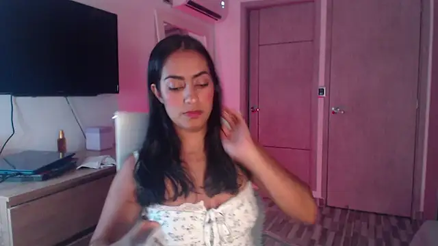 Snapshot of Brown_skin11 chatting on 10.30.25 Brown skin11 online show from 10.30.25