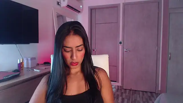 Snapshot of Brown_skin11 chatting on 11.13.25 Brown skin11 online show from 11.13.25