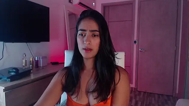 Snapshot of Brown_skin11 chatting on 11.20.25 Brown skin11 online show from 11.20.25