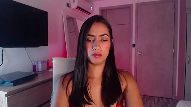 Snapshot of Brown_skin11 chatting on 11.22.25 Brown skin11 online show from 11.22.25