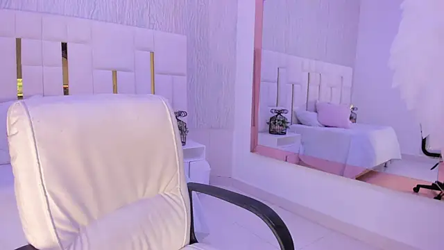 Meghan stonne  online show from 10.25.25