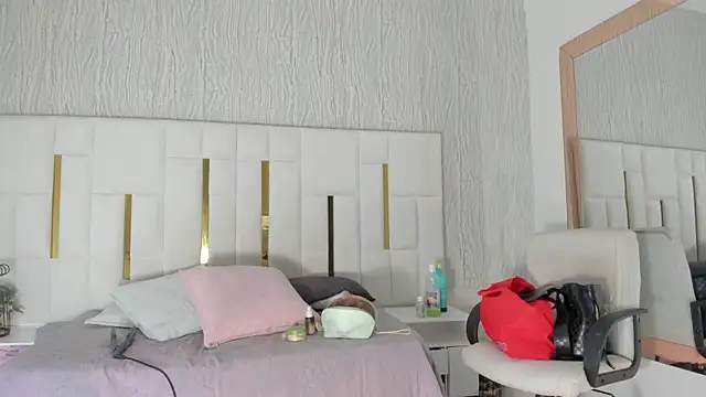 Meghan stonne  online show from 01.10.26