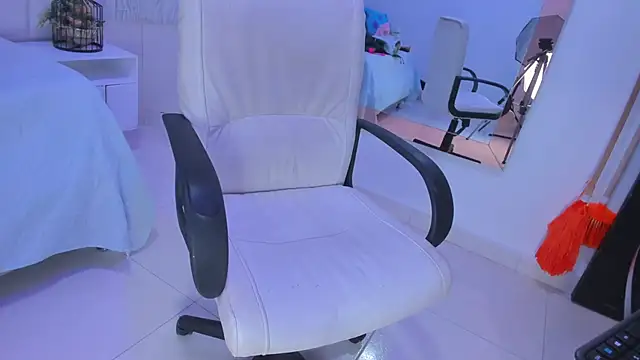 Meghan stonne  online show from 02.02.26