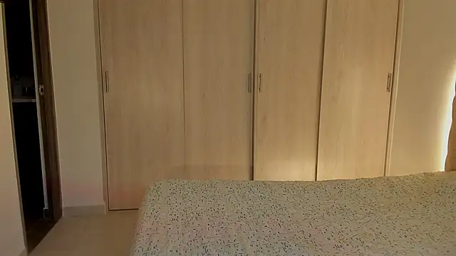 Snapshot of mariam_hill chatting on 01.05.26 mariam hill online show from 01.05.26