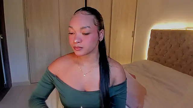 Snapshot of mariam_hill chatting on 01.07.26 mariam hill online show from 01.07.26