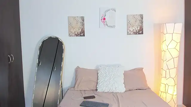 SarahCinnamon- online show from 03.03.26