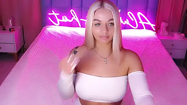 Snapshot of AllwaysHotJ chatting on 12.02.25 AllwaysHotJ online show from 12.02.25