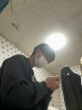 Snapshot of pychan chatting on 12.31.24 pychan online show from 12.31.24