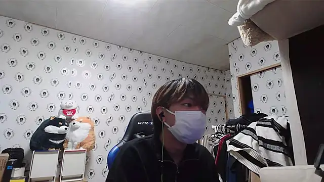 Snapshot of pychan chatting on 02.21.25 pychan online show from 02.21.25