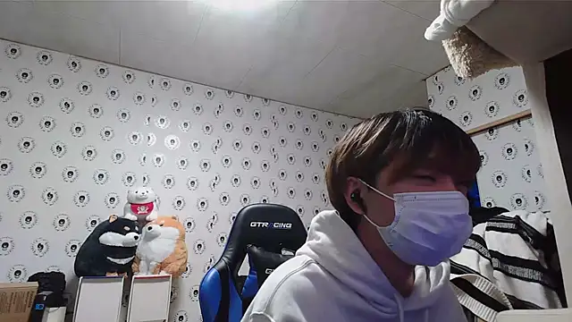 Snapshot of pychan chatting on 02.22.25 pychan online show from 02.22.25