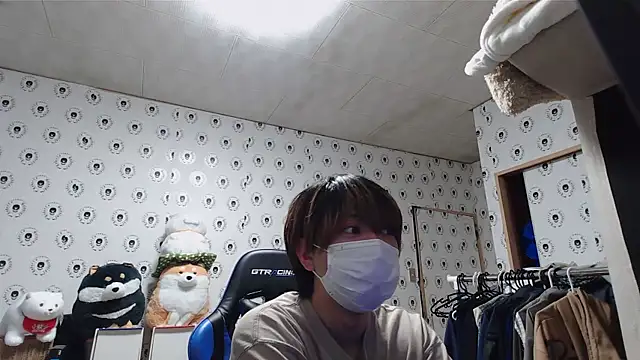 Snapshot of pychan chatting on 03.10.25 pychan online show from 03.10.25