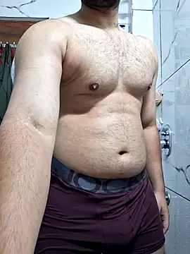 Snapshot of GYMBOY0071 chatting on 11.08.25 GYMBOY0071 online show from 11.08.25