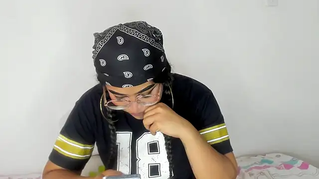 moana taylor online show from 02.20.25