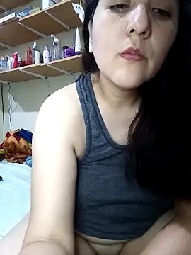 Snapshot of Gatubela212 chatting on 02.28.25 Gatubela212 online show from 02.28.25